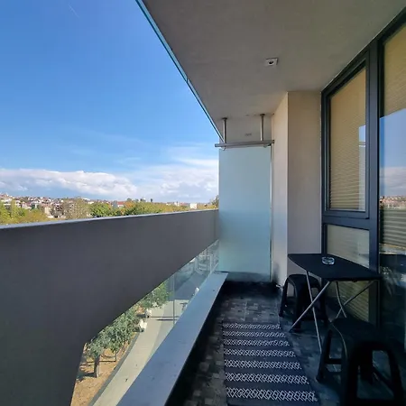 Premium 2Bd Central View Burgas With Parking Апартамент *